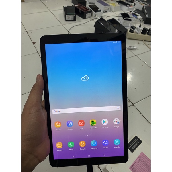 Samsung tab a 10.5 3/32 2018 ( Minus dikit )