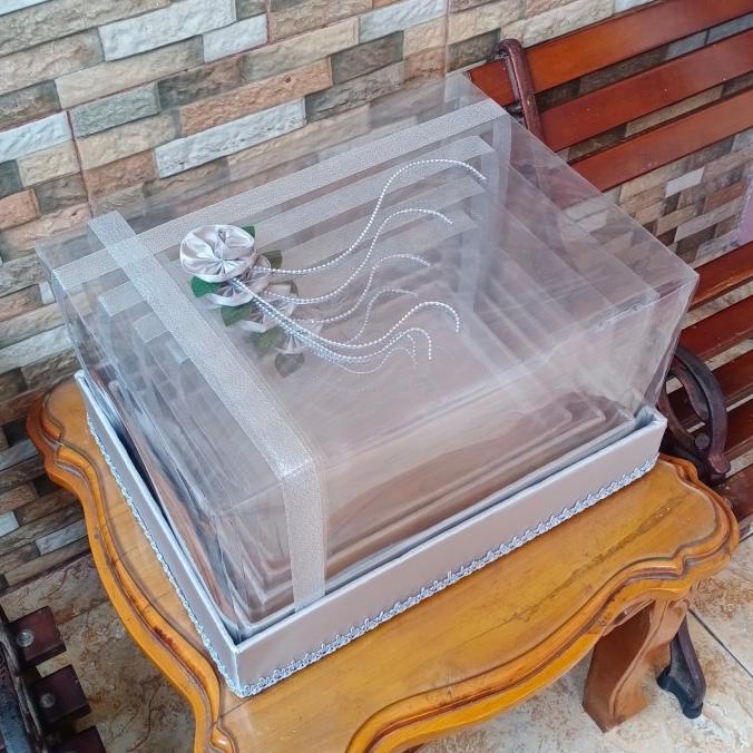 

AKSESORIS PERNIKAHAN KOTAK SESERAHAN MIKA LIST FULL SILVER 1 SET ISI 4 KOTAK PERLENGKAPAN PESTA CRAFT