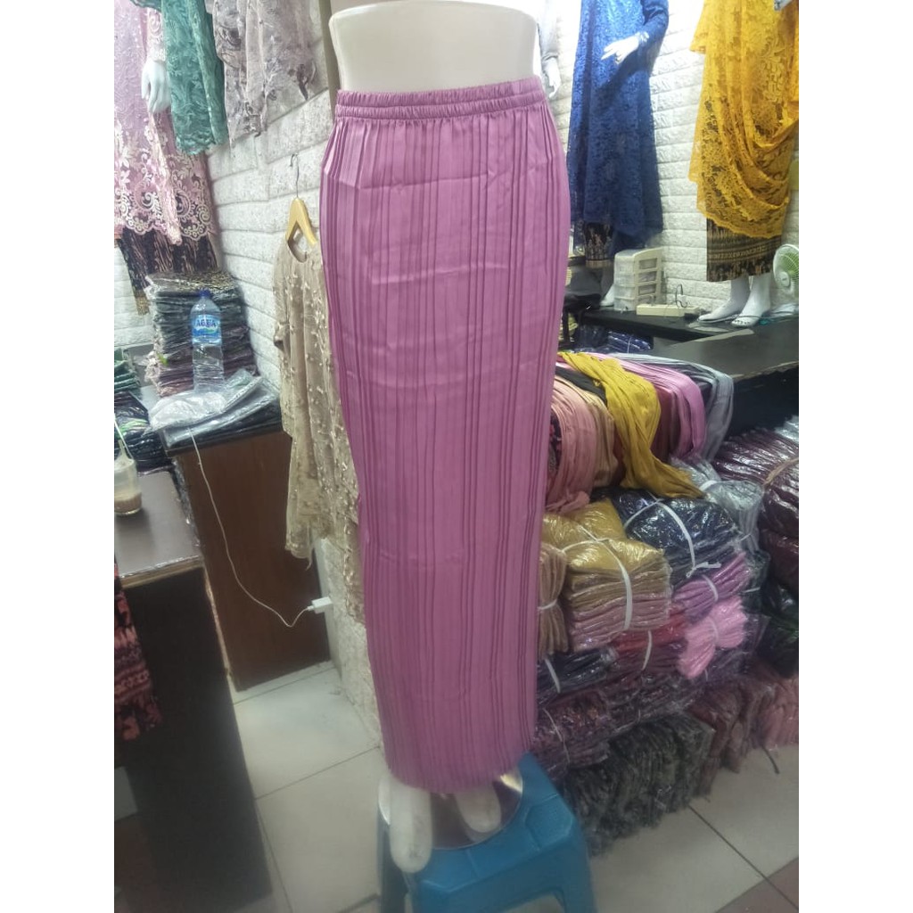 Rok Plisket Sateen Polos Aneka Warna