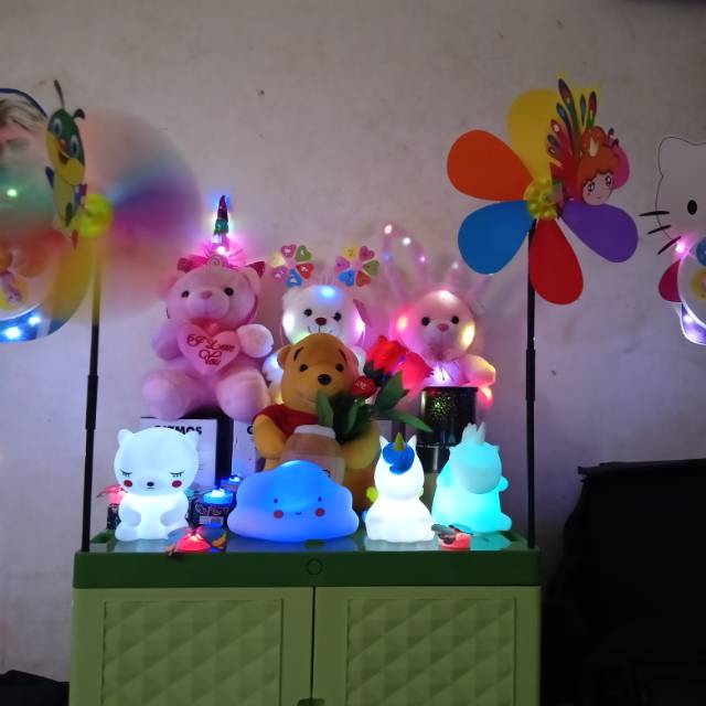 Mainan anak boneka LED /lampu tidur/lampu meja /kincir angin LED /kincir angin karakter