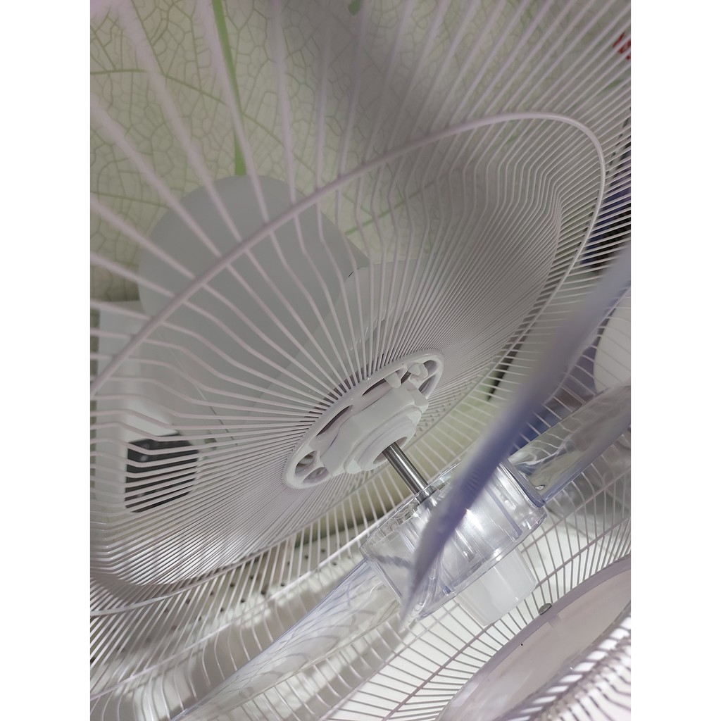 Kipas Angin Dinding 18 Inch / Wall Fan White / Kipas Angin W/ Remote