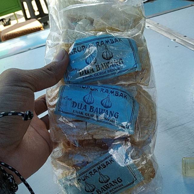 

Krupuk rambak dua bawang gurih