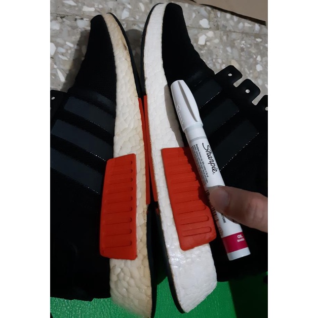 

Sharpie WHITE OIL Based utk REPAINT BOOST nmd ultraboost yeezy sneaker