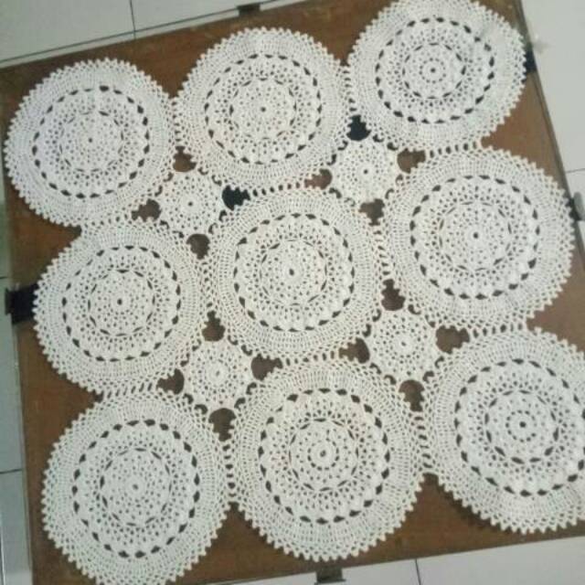 Taplak rajut Bulat-bulat