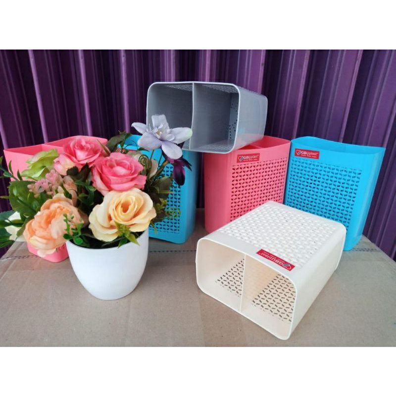 TEMPAT - BOX SENDOK GARPU SERBAGUNA CLAUDIA