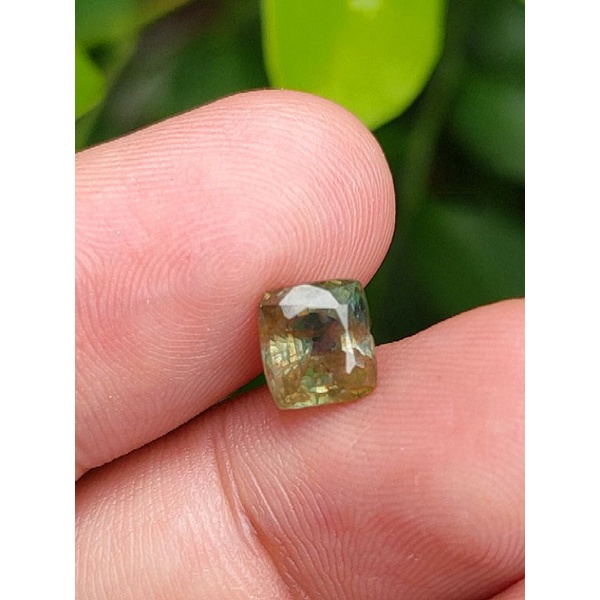 natural sapphire 2.10cts srilangka.est bicolor.est