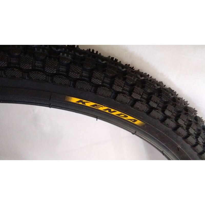 Ban luar Kenda 20x1.95 Hitam.