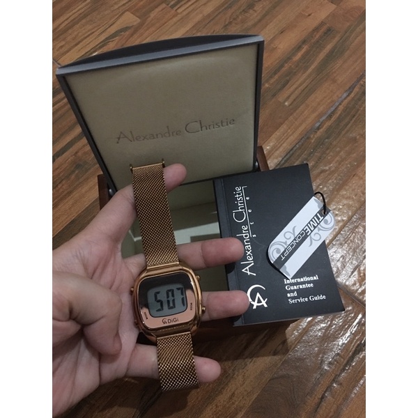 preloved jam alexandre cristie