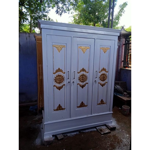 LEMARI KAYU JATI PUTIH