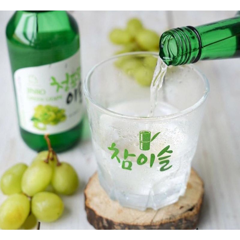 Soju Jinro Greengrape anggur  360ml botol Chamisul Jinro Chamisul Anggur Soju import 360ml Soju Korea jinro Anggur