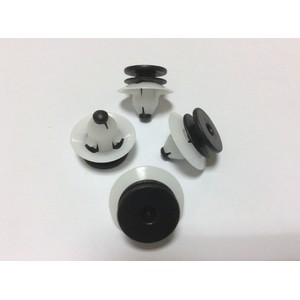 KANCING KLIP RETAINER VOLVO ( black n white )