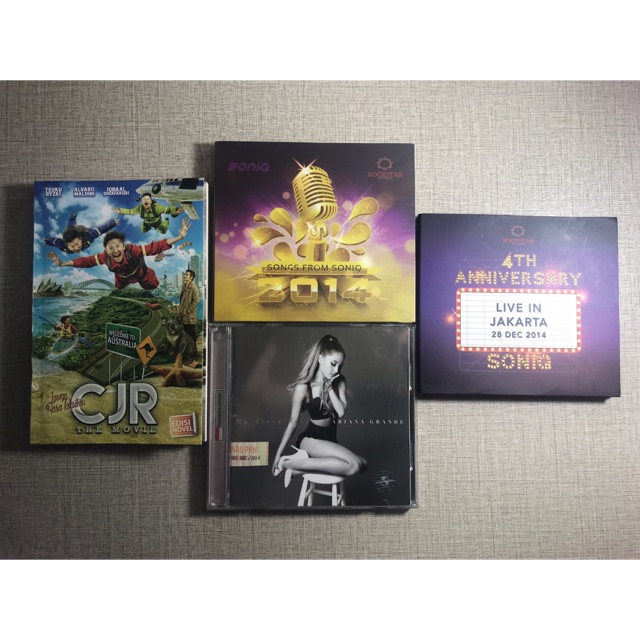 CJR Iqbaal SoniQ Ariana Grande album komik film