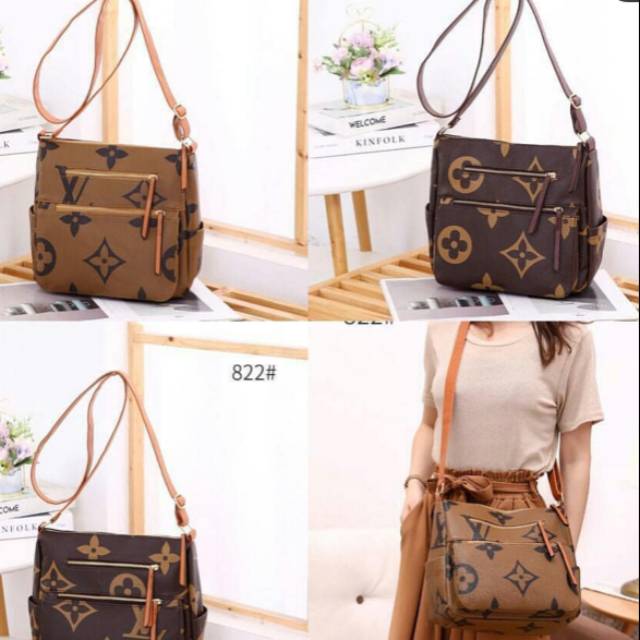 Louis vuitton messenger bag