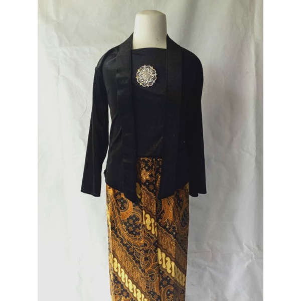 KEBAYA BLUDRU KUTUBARU WARNA HITAM SET JARIK BATIK ANAK CEWEK BAJU ADAT JAWA PAKAIAN TRADISIONAL JOG