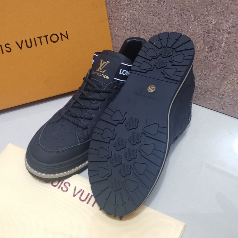 Sepatu pria lv sneaker mirror quality lou is vuitton shoes men shoes run away