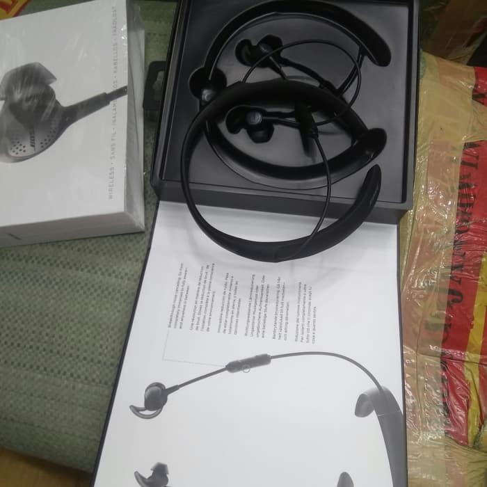 Bose QC30 Wireless Noise Cancelling Earphones - Hitam