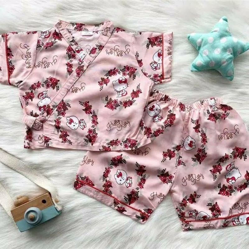 kimono hello kitty salem