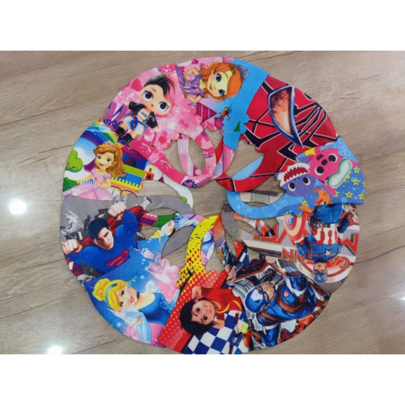 Selusin masker scuba anak karakter