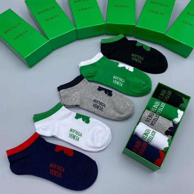 kaos kaki lv socks set premium quality all branded new p1shoes
