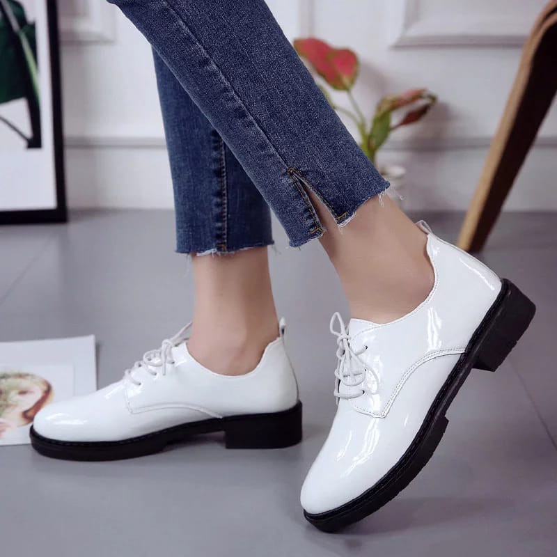 Sepatu Wanita Low Boots Oxford White Glosy JENN 003