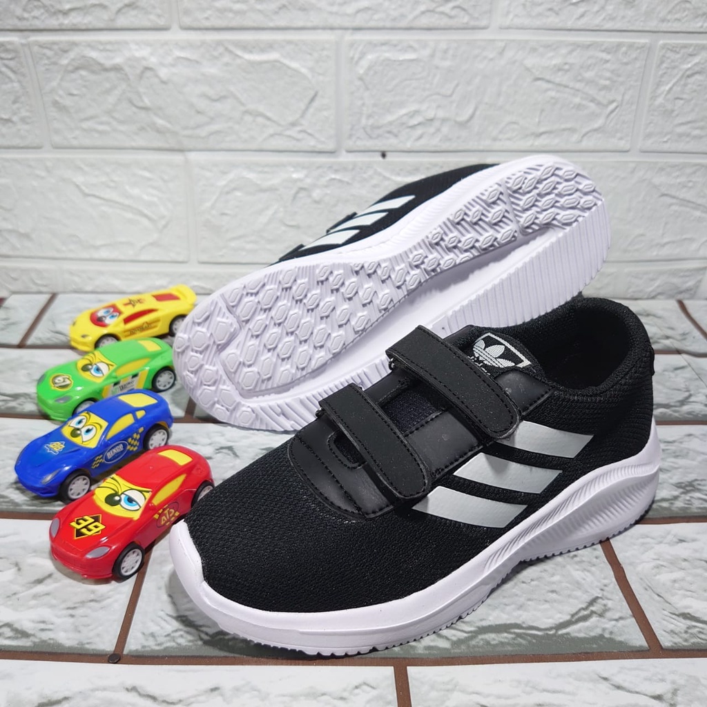 SEPATU SEKOLAH !! SEPATU ADIDAS HITAM POLOS REKAT SEPATU ANAK SNAEKERS CASUAL RUNNING SPORTY CEWEK COWOK TERBARU