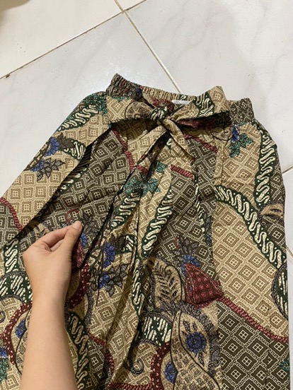 Clover Pants | Celana Kulot 3/4 Batik Modern