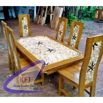 Meja makan koin jati