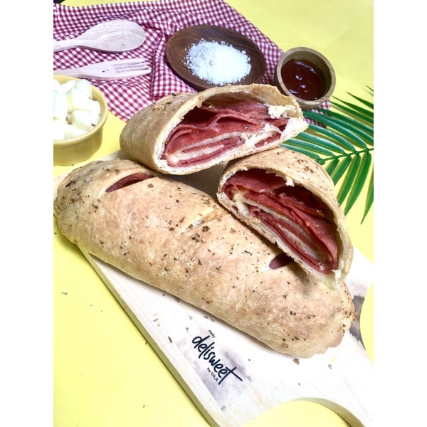 

Italian Stromboli Delisweet by Cila