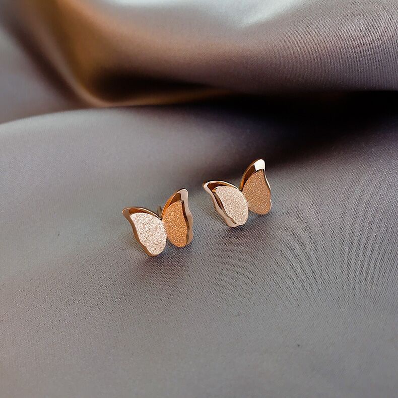 Anting Perempuan Baja titanium Kupu-Kupu Tiga Dimensi Lapisan Ganda Yang Lucu