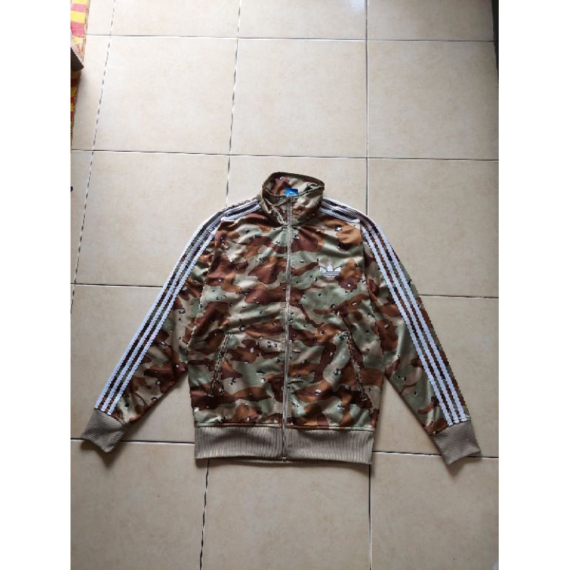 tracktop adidas camo