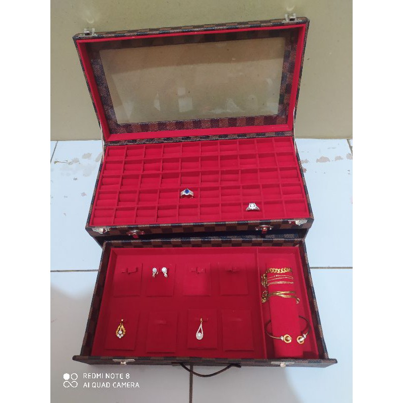 kotak perhiasaan susun2 bahan kulit sintetis motif Lv