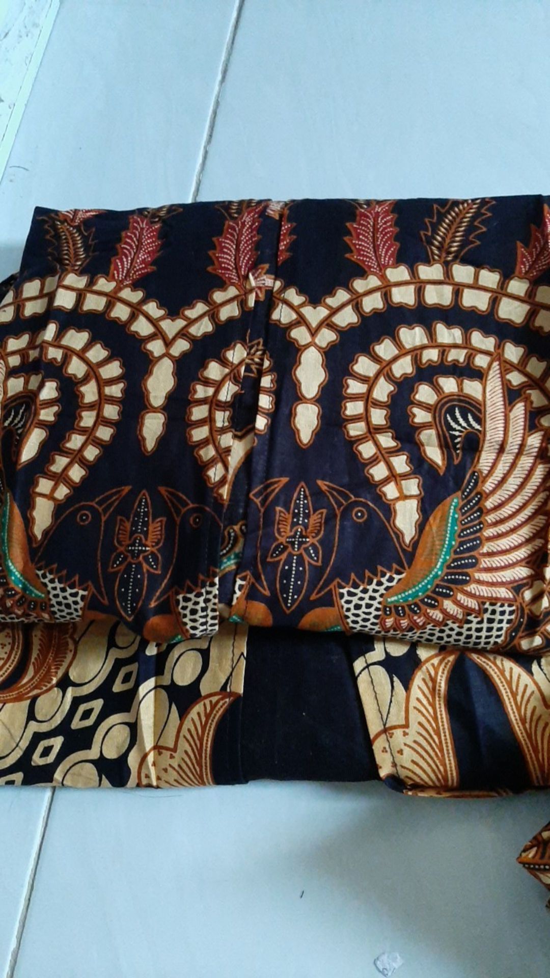 Blazer Batik Motif Monochrome Garis