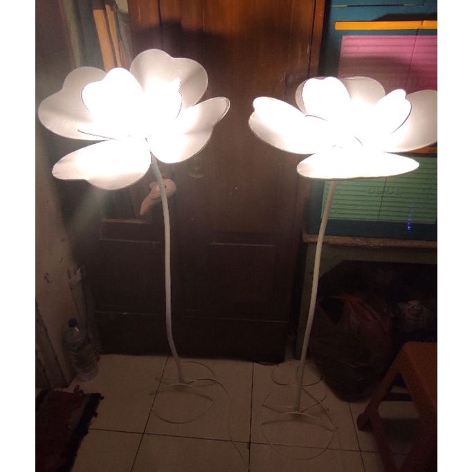 Lampu kelopak dekorasi