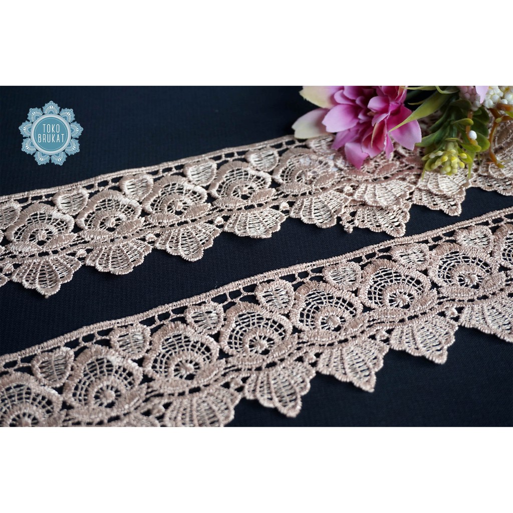 Kain Renda Bordir Giper - Bunga Kecil - 13624 (L :-/+ 6 cm)