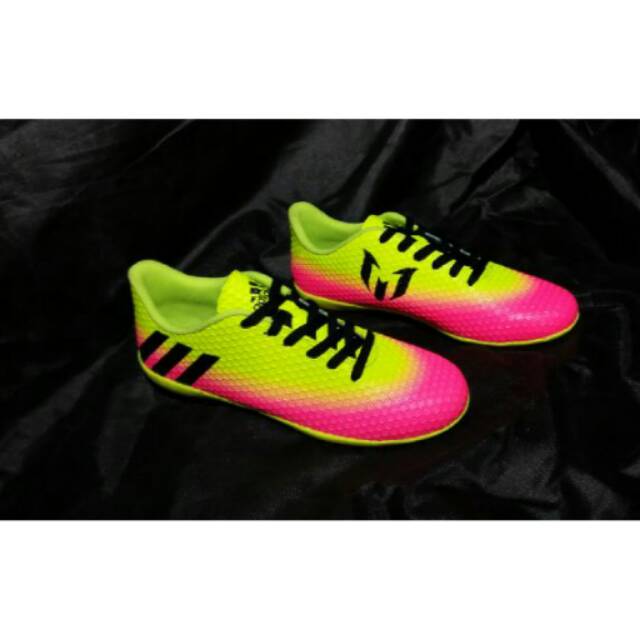 Sepatu futsal komponen adidas messi