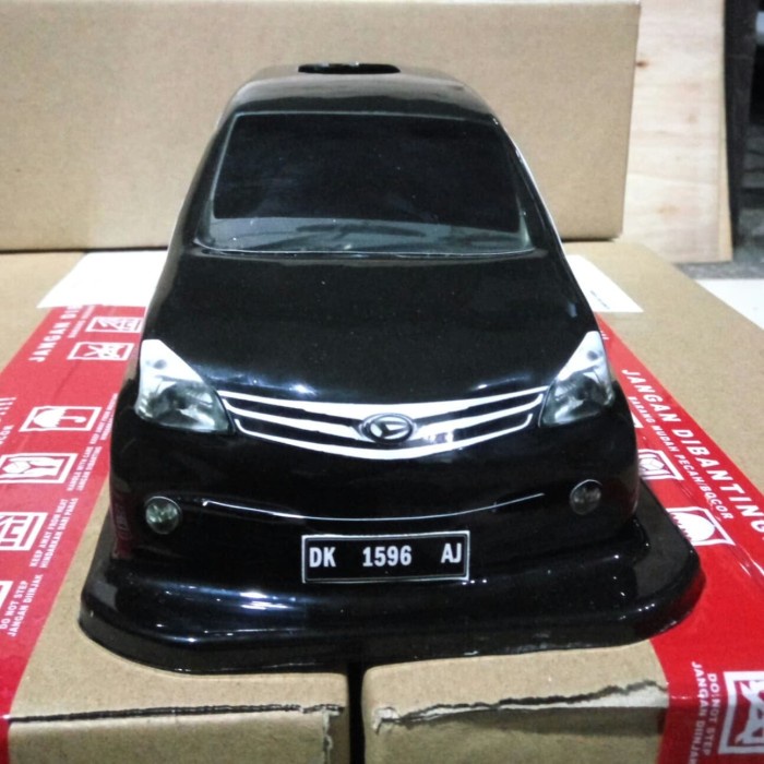 Tempat Tissue Mobil Miniatur Xenia -daihatsu