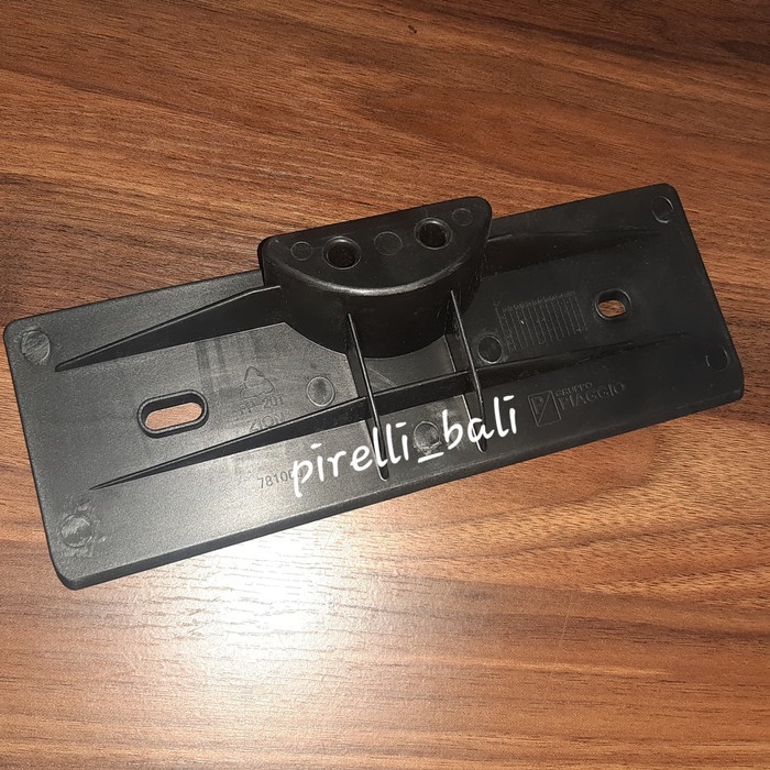 Dudukan Plat Nomor Depan Vespa LX LXV