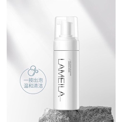 Busa pembersih untuk mengurangi jerawat dan mengontrolnya mengencangkan pori-pori kulit putih tegas terlihat lebih muda HK3073