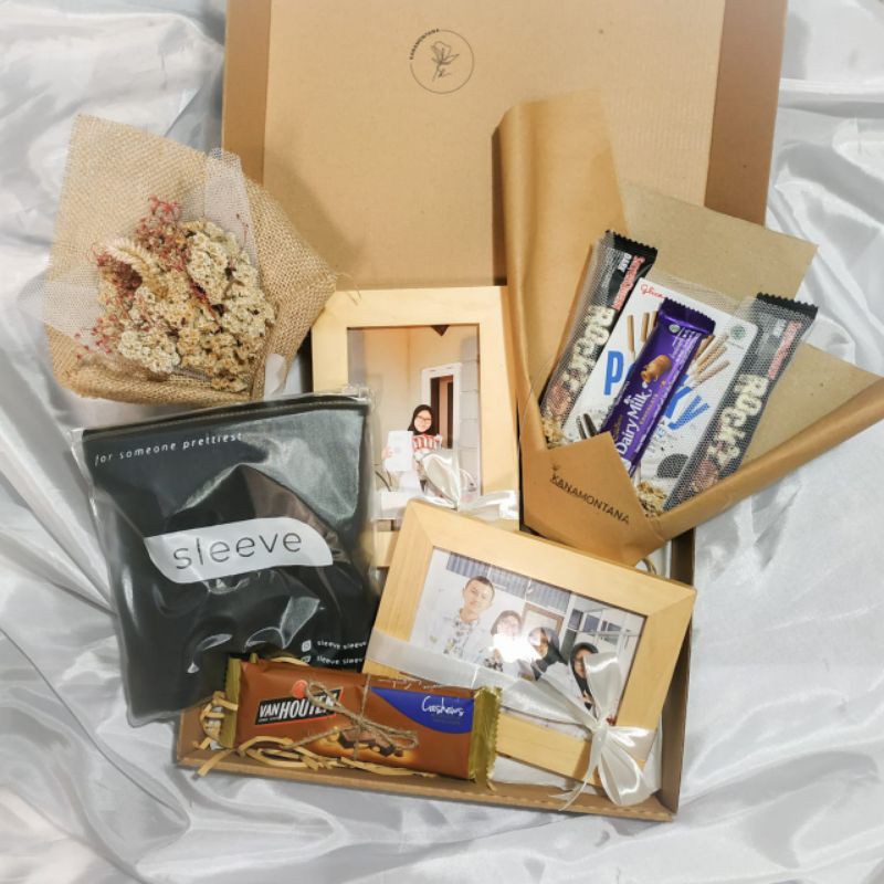 

GIFT BOX CUSTOM, PREMIUM, KADO ULANG TAHUN, WISUDA, ANNIVERSARY