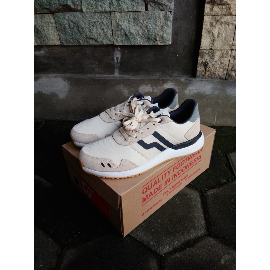 Sepatu Piero RLX Pro Cream Navy White