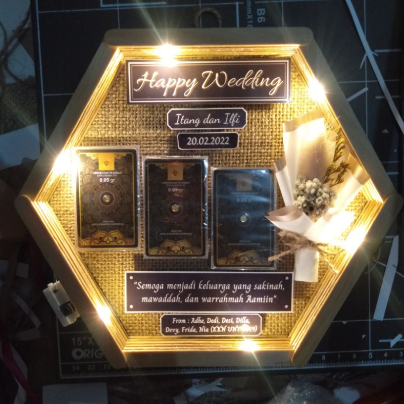 Mini Gold 0,025gr, 0,05gr, 0,1gr in Hexa Frame (Free Giftbox Rustic)| Mini Gold in Frame | Kado Pernikahan, Kado Ulang Tahun, Wisuda, Anniversary, dll. kekinian bingkai hexagonal stik es krim-5