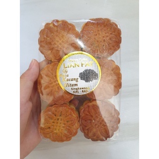 

MOON CAKE KUE BULAN LIAN FAT PREMIUM ISI 6 - KACANG HITAM