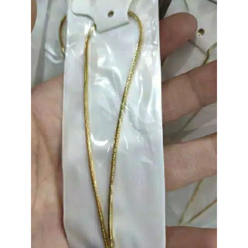 KALUNG TITANIUM WARNA EMAS MODEL KOTAK  FASHION PRIA WANITA BAGUS