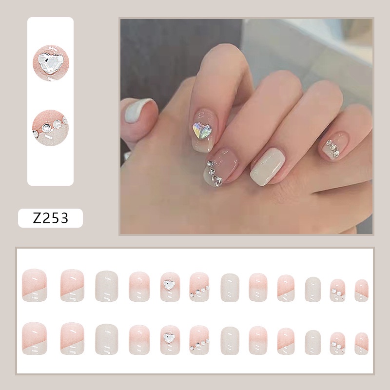 24pcs / Kotak Kuku Palsu Pendek Desain Hati Aksen Berlian Imitasi Gaya Simple Dan Elegan Untuk Dekorasi Nail Art