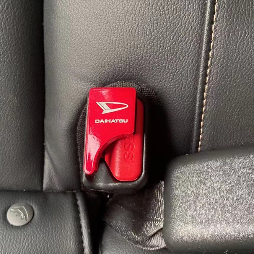 1 / 2pcs Klip Buckle Sabuk Pengaman Mobil Bahan Metal Untuk Daihatsu Rocky Taruna Tomotif Ayla Ceria