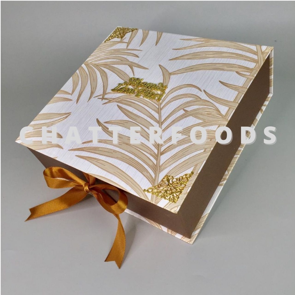 

Box Lebaran Gold Persegi / Hampers IdulFitri 22cm / 4toples 250gr