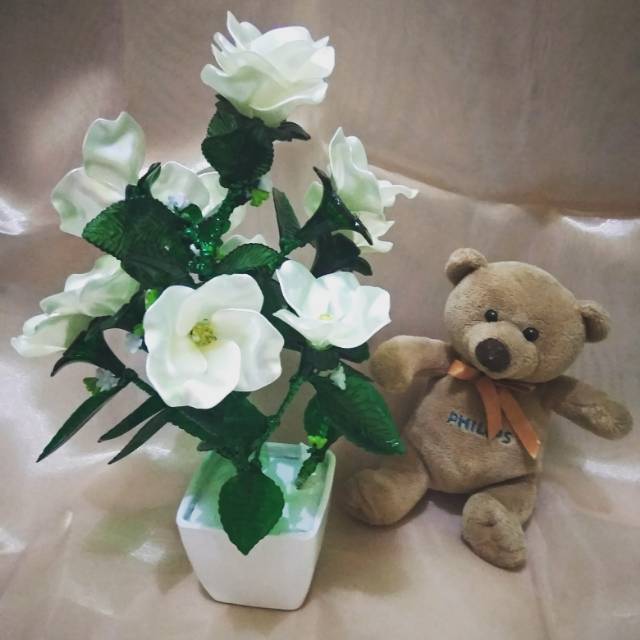 Bunga mawar besar akrilik mutiara