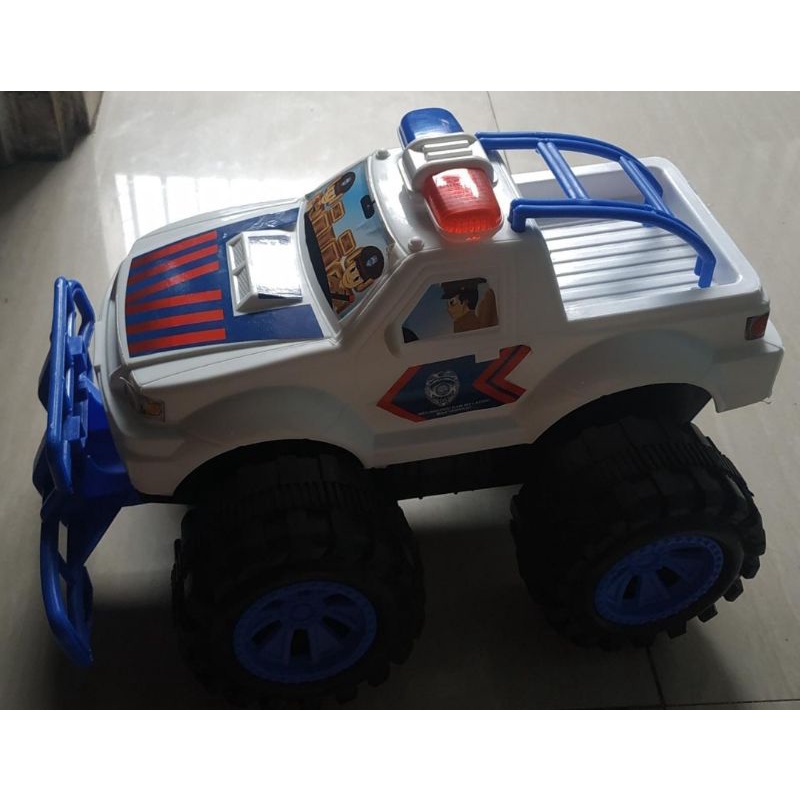 Preloved mainan polisi jumbo