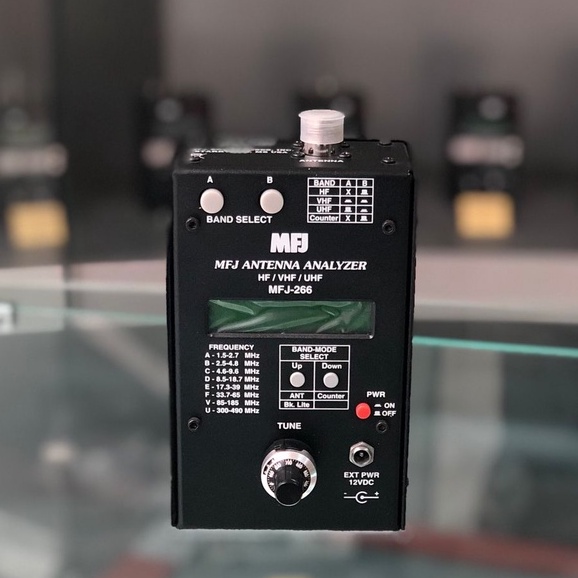 MFJ 266 SWR/ANT ANALYZER 1.8-190MHZ+300-490 + FC