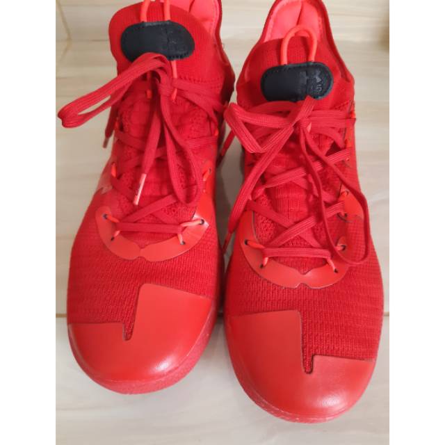 Sepatu Basket Under Armour Curry 6